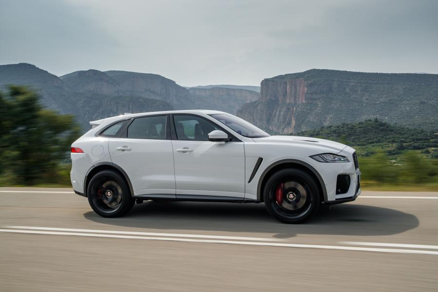  Jaguar F-Pace SVR 2018 года  (WW) (фото 58 из 115)